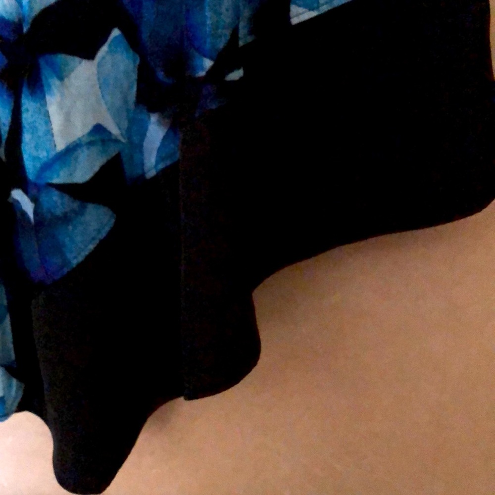 Simply Vera Wang tunic in blues and black. Asymmetrical - Picture 3 of 6
